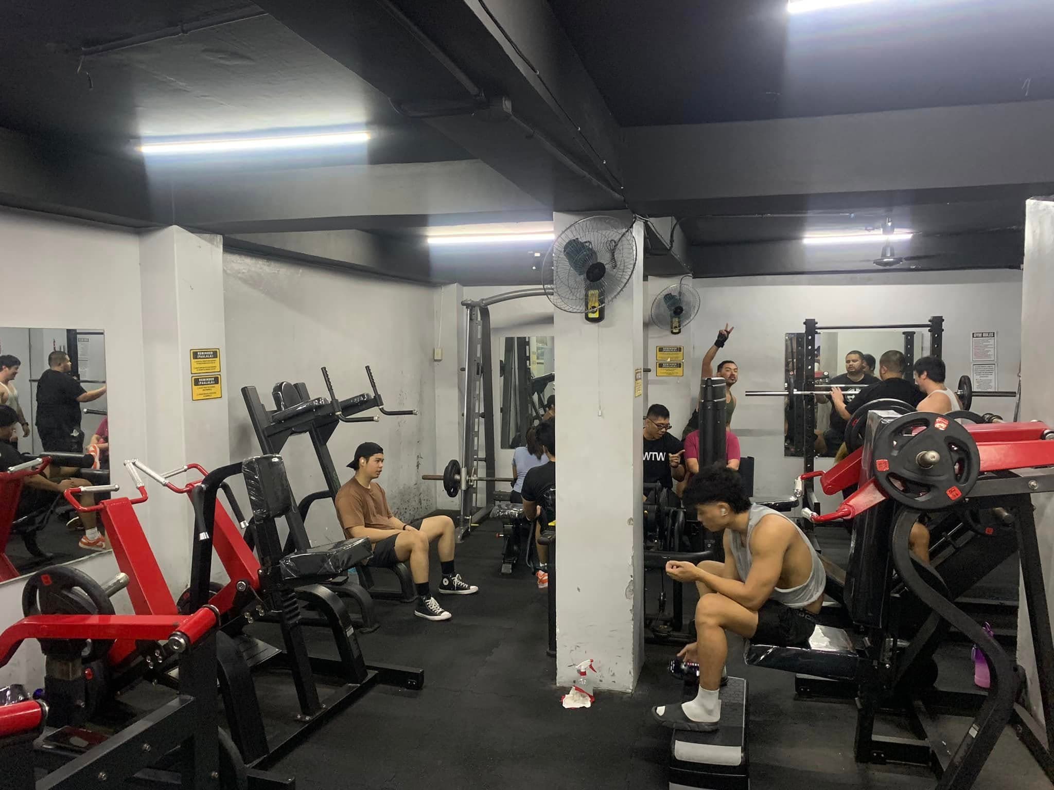 A busy evening session at MNLA Fitness